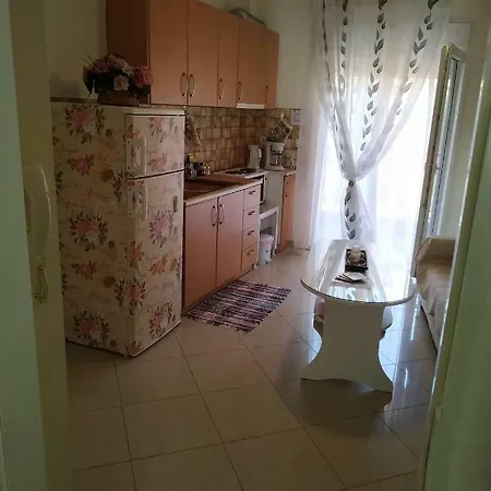 Little Cosy And Sunny In Apartment